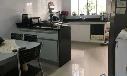 Sobrado com 2 dormitórios à venda, 200 m² por R$ 690.000,00 - Vila Bertioga - São Paulo/SP