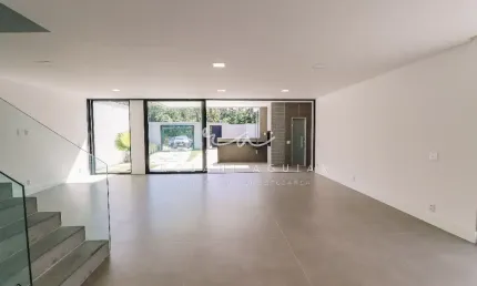 Casa com 4 suítes em condomínio de alto padrão na barra da tijuca