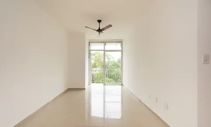 Apartamento na freguesia 2 quartos, 1 suíte. rua nobre com infraestrutura de lazer
