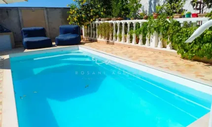 Casa com piscina em Saquarema, com 2 quartos e a poucos minutos da praia de Itaúna