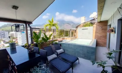 Cobertura à venda no Atelier Três Rios. Imóvel de 4 quartos, piscina e churrasqueira.