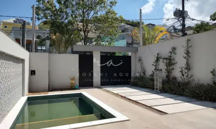 Casa Duplex Nova de Alto Padrão com Piscina e Espaço Gourmet no Condomínio Vale do Ipê – Pechincha