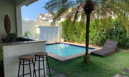 Linda casa em condomínio no Recreio dos Bandeirantes