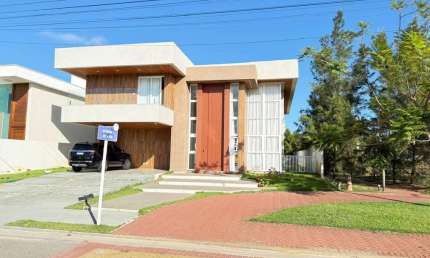Residencial Damha - Casa Alto Padrão com 4 Suítes e Piscina Privativa