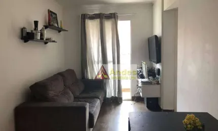 Excelente apto. c/ 2 dormitorios, 1 vaga em ótima localização
