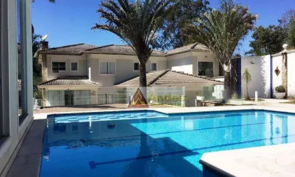 Condomínio Suíça da Cantareira Suntuosa Mansão 3 suítes 7 vagas  à venda, 380 m² por R$ 2.600.000 - Residencial Suíça da Cantareira - Mairiporã/SP