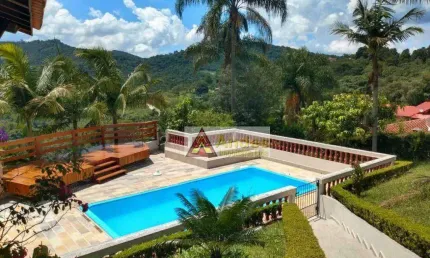 Condomínio Cerros Verdes Belíssima Casa de Campo Reformada 3 dorms 8 vgs à venda, 750 m² por R$ 1.900.000 - Serra da Cantareira - Mairiporã/SP