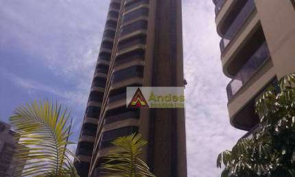 Magnífico apto. de alto padrão, abaixo da avaliação, com 264 m2.
