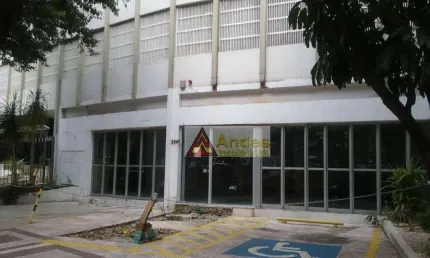 Prédio com aproximados 228 m²,ideal para concessionárias em Braz Leme - SANTANA