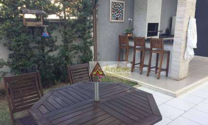 Sobrado à venda Fino acabamento prox. a Padaria Algarve 3 suítes 5 vagas 254 m² por R$ 1.600.000 - Conjunto dos Bancários - SP