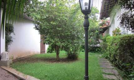 Belíssima Casa localização Privilegiada Piscina Churrasqueira Arvores Frutíferas rua s/ saída à  venda por R$ 1.750.000 - Jardim Virginia Bianca -/SP