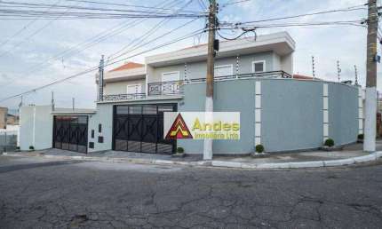 Sobrado Novo com 3 dormitórios 2 suiteem excelente local