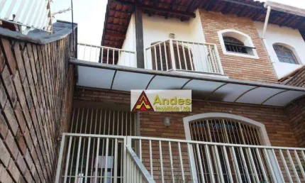 Sobrado espaçoso com conforto e qualidade de vida. Muita natureza!