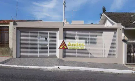 Assobradada totalmente reformada 5 dormitórios, quintal com pomar no bairro mais tranquilo da ZN