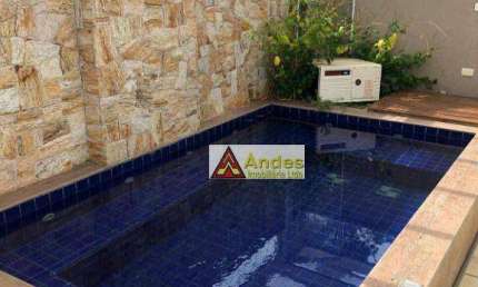 Magnifico sobrado Altíssimo padrão 3 suítes, piscina privativa! Abaixo da avaliação!