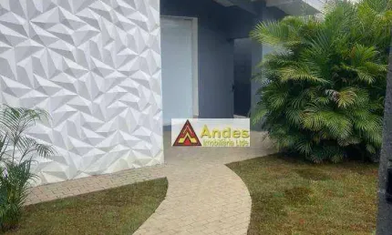 Térrea Totalmente Reformada Pronta p/ Morar 450m² terreno 150m² construída  3 suítes  Quintal Edícula 2 vagas à venda por R$ 1.350.000,0 Tremembé - SP