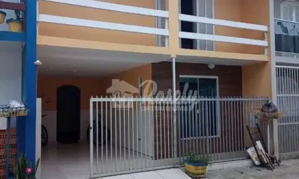 Sobrado com 3 dormitórios sendo 01 suíte, à venda, matinhos - pr