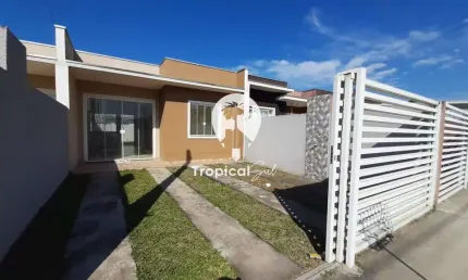 CASA À VENDA NO BALNEÁRIO CANOAS  Conforto e Praticidade