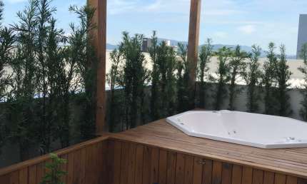 Lindo apartamento  com jacuzzi privativa  no Centro  de Tijucas!