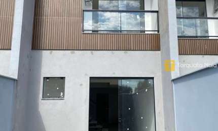 Geminado com 3 Quartos, Suíte e Ótima Localização no Bairro Floresta