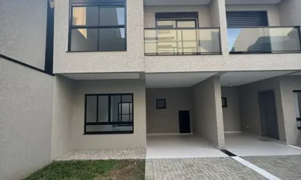 Sobrado triplex em condomínio com 3 vagas de garagem à venda no bairro Jardim das Américas