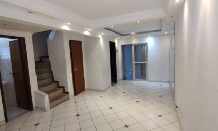 Sobrado em condomínio no Cajuru, com 3 dormitórios à venda, 130m² por R$425.000,00