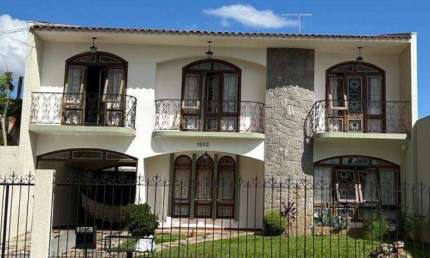 Sobrado comercial e residencial com 3 dormitórios sendo um suite à venda, 260 m² por R$ 1.500.000 - Centro - Guarapuava/PR