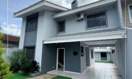 Sobrado com 3 dormitórios à venda, 186 m² por R$ 799.000,00 - Dos Estados - Guarapuava/PR