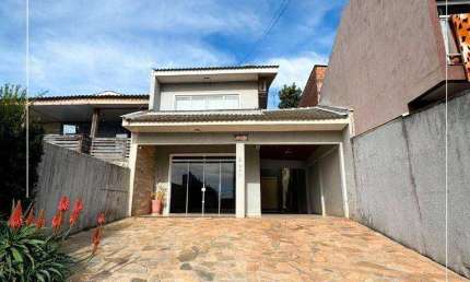 Sobrado com 3 dormitórios para alugar, 220 m² por R$ 4.554,17/mês - Santa Cruz - Guarapuava/PR