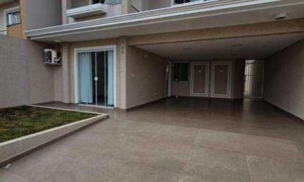 Sobrado com 3 dormitórios para alugar, 189 m² por R$ 6.085,07/mês - Centro - Guarapuava/PR