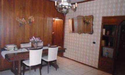 Casa para Venda em Presidente Prudente, AVIAÇÃO, 5 dormitórios, 2 banheiros, 12 vagas