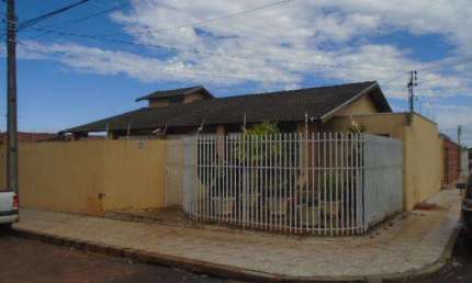 Casa para Venda em Presidente Prudente, PAULISTA, 3 dormitórios, 3 suítes, 2 banheiros, 2 vagas