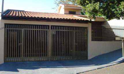 Casa para Venda em Presidente Prudente, VILA MENDES, 4 dormitórios, 1 suíte, 2 banheiros, 2 vagas