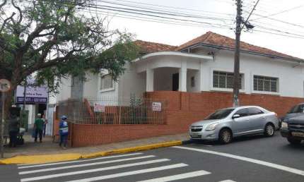 Casa para Locação em Presidente Prudente, CENTRO, 2 dormitórios, 3 banheiros, 1 vaga