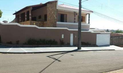 Casa para Venda em Presidente Prudente, BRASILIA, 3 dormitórios, 1 suíte, 4 banheiros, 6 vagas