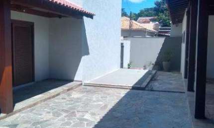 Casa para Venda em Presidente Prudente, FORMOSA, 3 dormitórios, 2 suítes, 1 banheiro, 4 vagas
