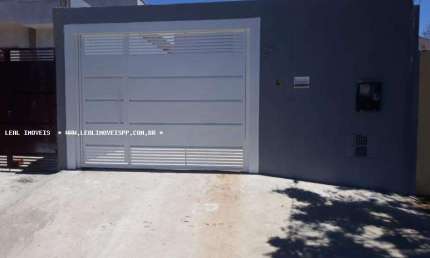 Casa para Venda em Presidente Prudente, RESIDENCIAL UNIVERSITARIO, 2 dormitórios, 1 banheiro, 2 vagas