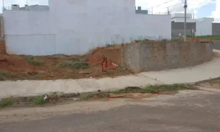 Terreno à venda no Jardim Itacaré, Presidente Prudente 