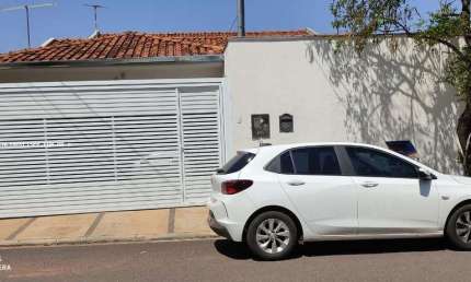 Casa para Venda em Presidente Prudente, PAULISTA, 3 dormitórios, 1 suíte, 1 banheiro, 2 vagas