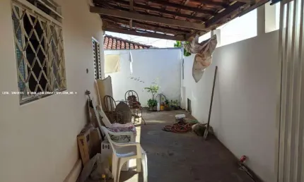 Casa para Venda em Presidente Prudente, VILA GENI, 2 dormitórios, 1 banheiro, 2 vagas