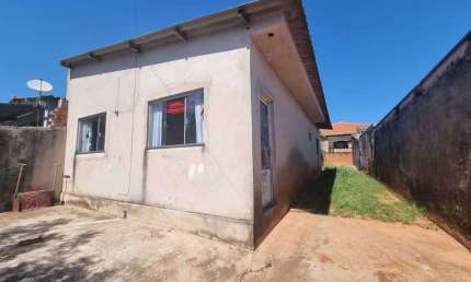 Casa para Venda em Presidente Prudente, SANTA MONICA, 2 dormitórios, 1 banheiro, 2 vagas
