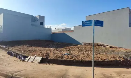 Terreno à venda no Jardim Itacaré, Presidente Prudente 