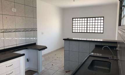 Casa para Venda em Presidente Prudente, CEDRAL, 3 dormitórios, 1 suíte, 3 banheiros, 2 vagas