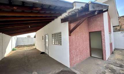 Casa para Locação em Presidente Prudente, SÃO SEBASTIÃO, 3 dormitórios, 1 suíte, 2 banheiros, 2 vagas