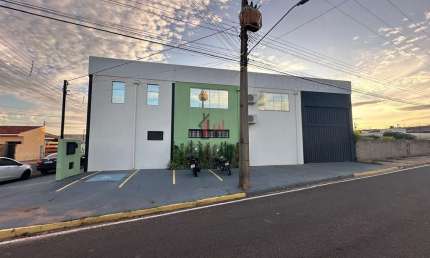 Salão Comercial para Venda em Presidente Prudente, SANTA FÉ, 3 banheiros