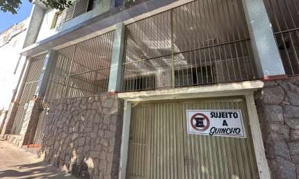 Casa para Venda em Presidente Prudente, CENTRO, 7 dormitórios, 1 suíte, 4 banheiros, 1 vaga