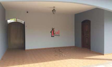 Casa para Venda em Presidente Prudente, AVIAÇÃO, 3 dormitórios, 1 suíte, 2 banheiros, 2 vagas