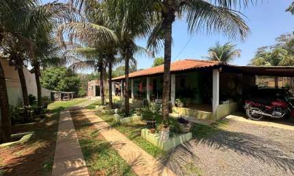 Chácara para Venda em Álvares Machado, CHÁCARA ARTHUR BOIGUES, 4 dormitórios, 2 banheiros, 2 vagas