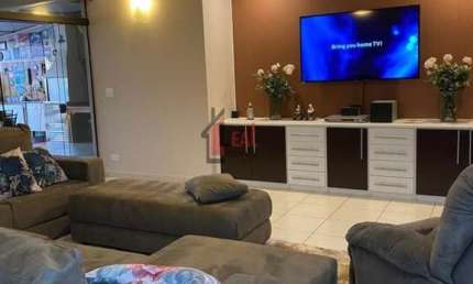 Casa para Venda em Presidente Prudente, PAULISTA, 3 dormitórios, 1 suíte, 4 banheiros, 4 vagas