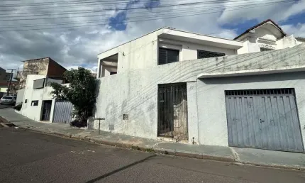 Casa para Venda em Presidente Prudente, VILA MARINA, 3 dormitórios, 1 suíte, 3 banheiros, 2 vagas